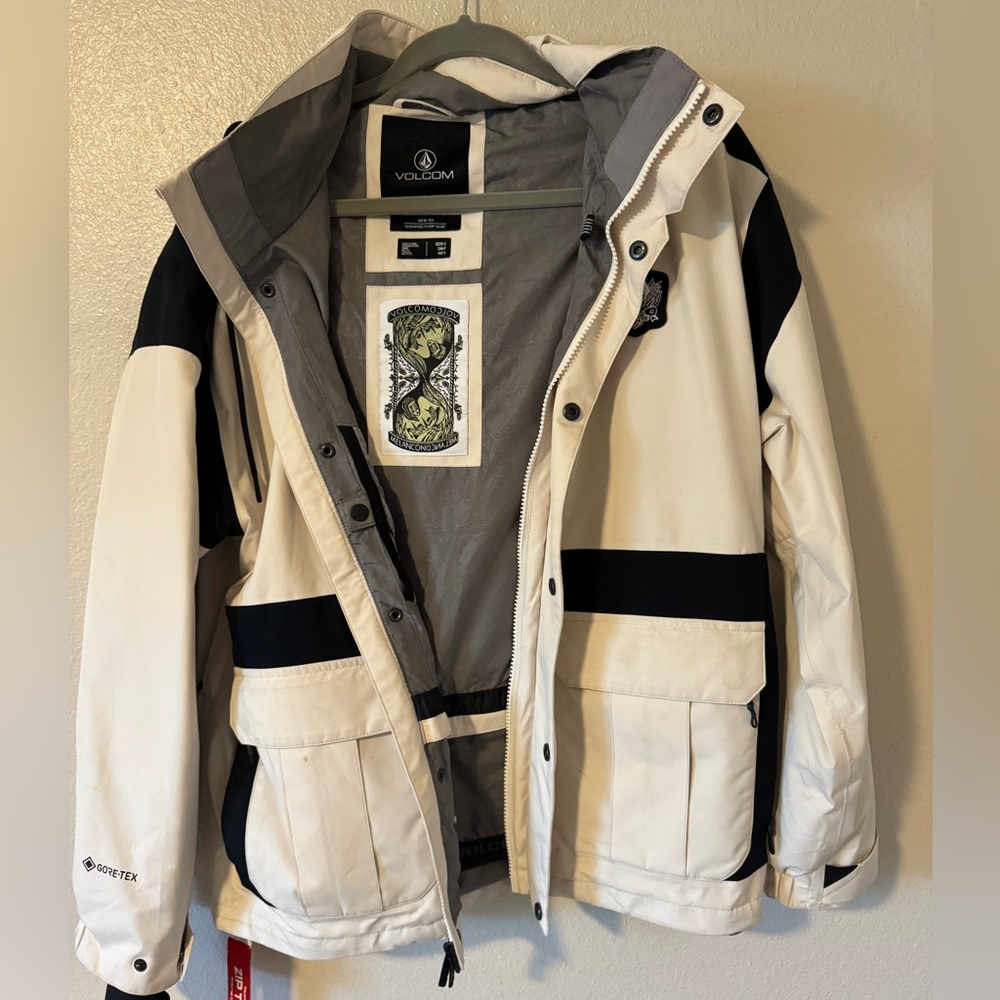 Volcom women Gortex snowboarding jacket